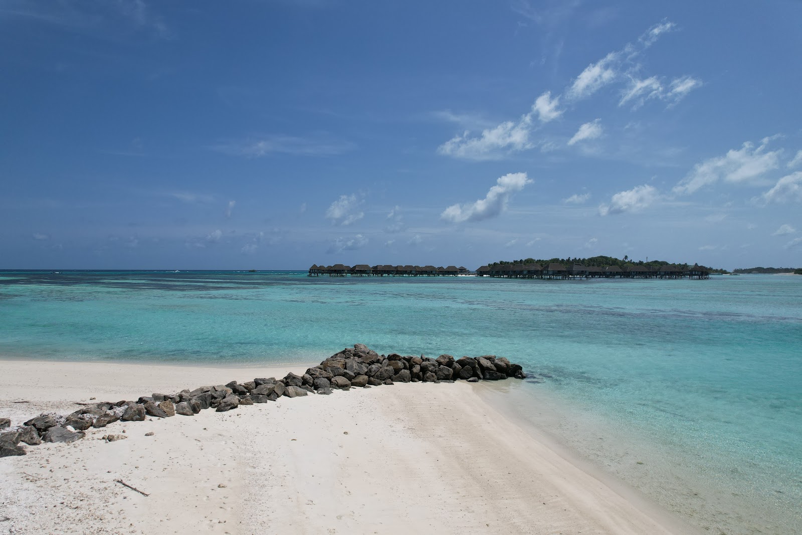 Foto van Huraa beach met een ruime kustlijn