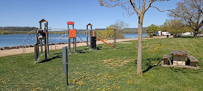 Aire de jeux à Longeau-Percey