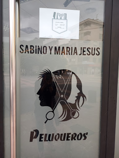 Sabino y María Jesús Peluqueros en Polade Lena, Oviedo