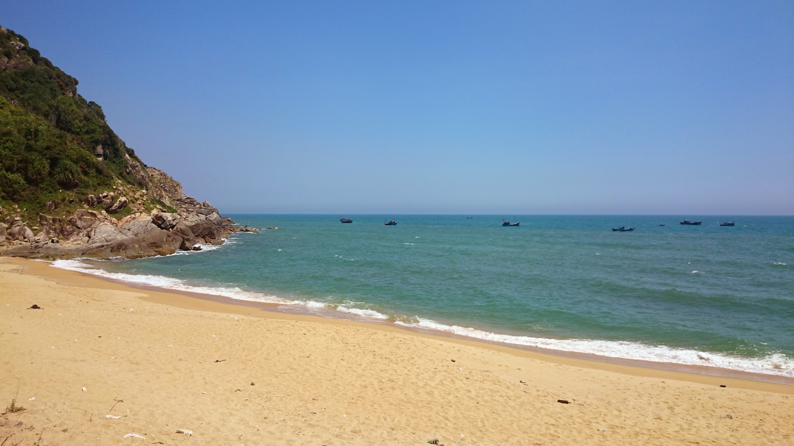 Fotografija Chau Me Beach z svetel pesek površino