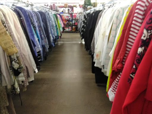 Thrift Store «McClintock & Southern Goodwill Retail Store & Donation Center», reviews and photos, 1546 E Southern Ave, Tempe, AZ 85282, USA