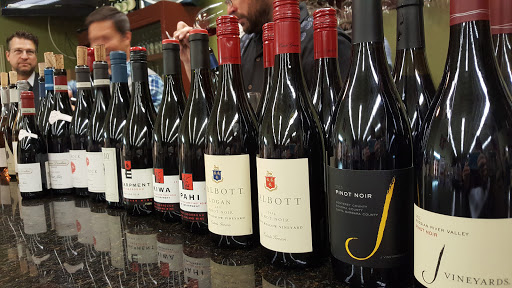 Liquor Store «The Jug Shop», reviews and photos, 1590 Pacific Ave, San Francisco, CA 94109, USA