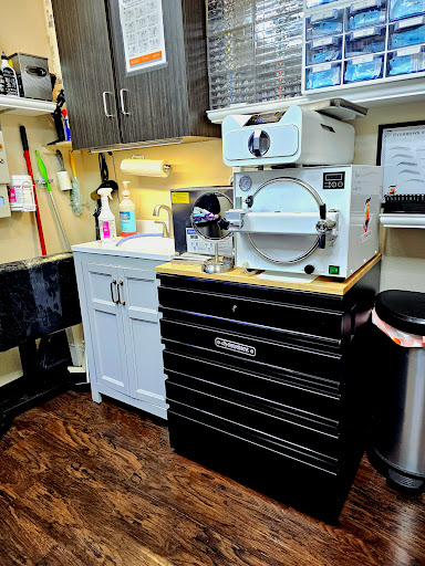 Explore tattoos ideas for hands, creative tattoo ideas in Cary, available at EL ZORRO TATTOO and piercing