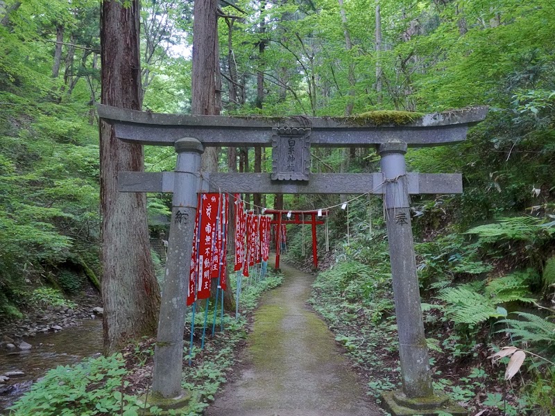 白糸神社