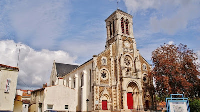 Eglise Saint-Pierre (Le-Champ-Saint-Père) à Le Champ-Saint-Père