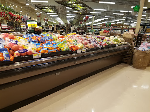 Grocery Store «Lowes Foods», reviews and photos, 1581 New Garden Rd, Greensboro, NC 27410, USA