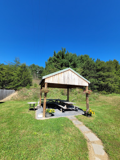 Grocery Store «Fort Valley Country Store», reviews and photos, 7091 Fort Valley Rd, Fort Valley, VA 22652, USA