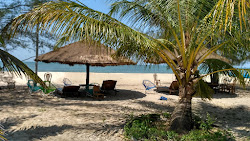 Foto de Koh Sampoch Beach - lugar popular entre os apreciadores de relaxamento