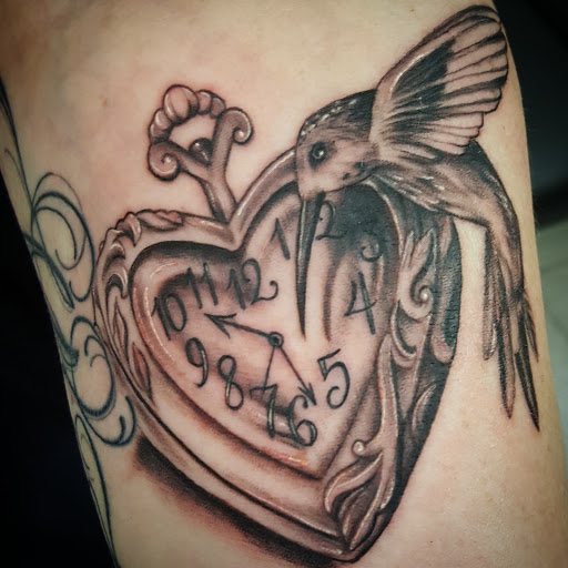 Tattoo Shop «Twisted Illiusions», reviews and photos, 555 W Tennyson Rd, Hayward, CA 94544, USA