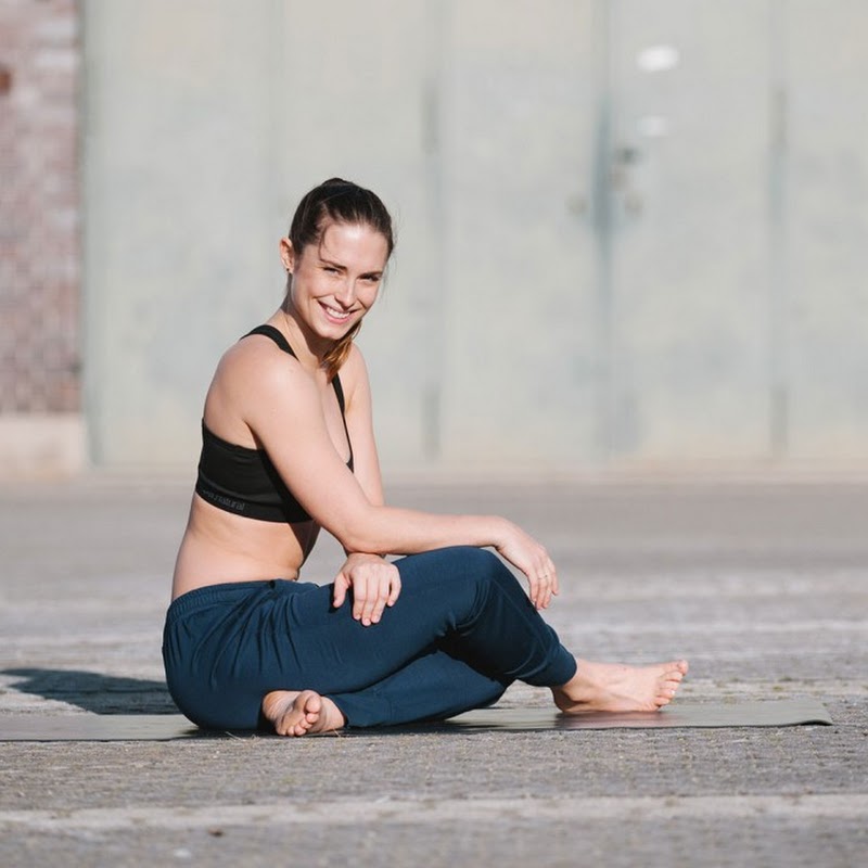 Sinah Diepold | Yogalehrer, Gründerin & Podcasterin München