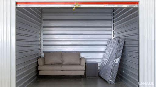 Truck Rental Agency «U-Haul Moving & Storage of Addison», reviews and photos, 2735 E Belt Line Rd, Carrollton, TX 75006, USA