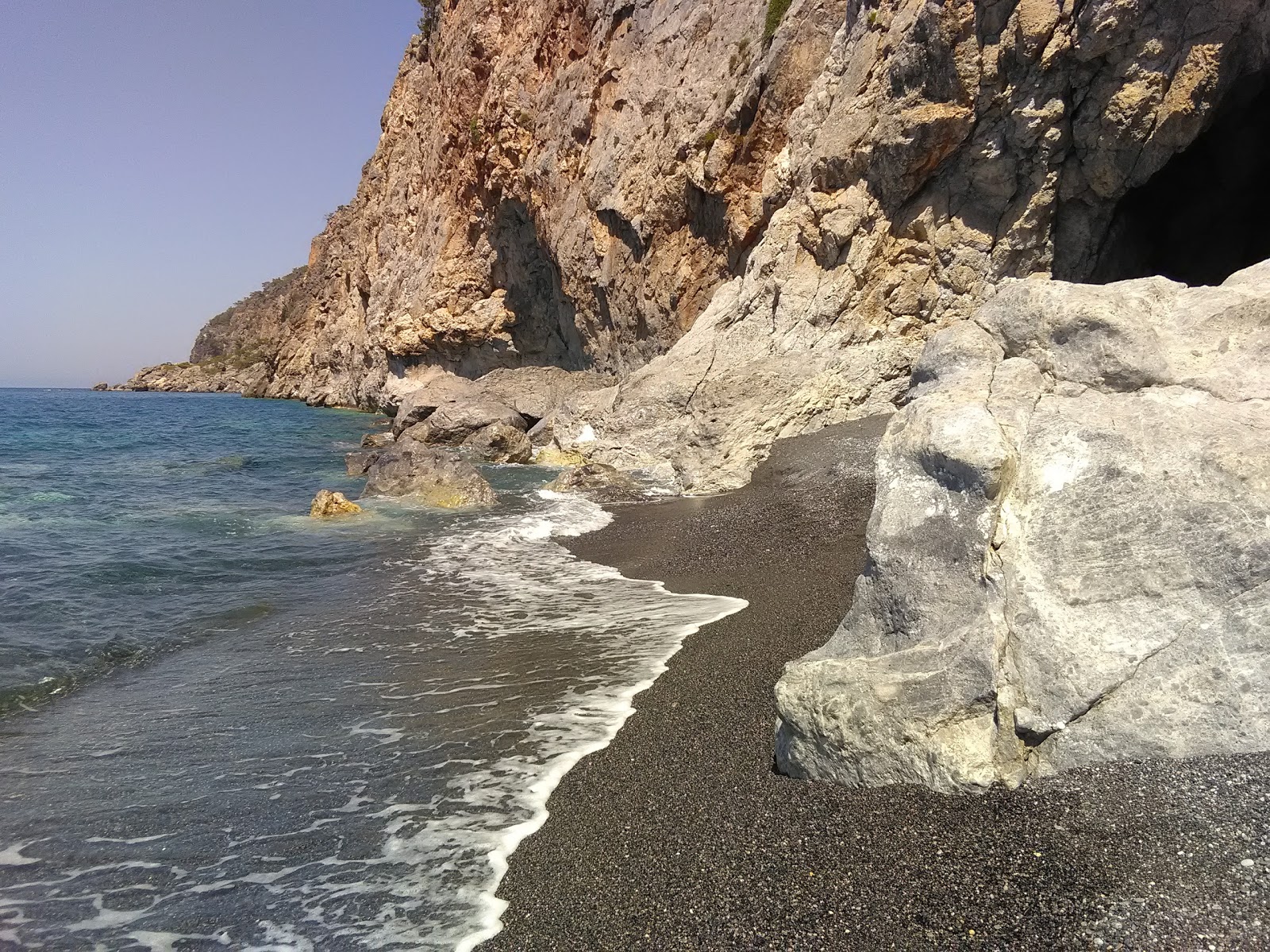 Foto von Monk beach und seine wunderschöne Landschaft