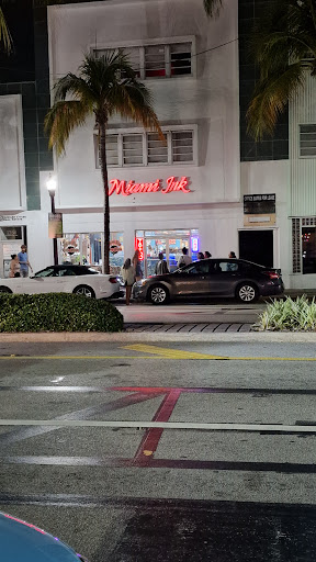 Tattoo Shop «Love Hate Tattoo Studio», reviews and photos, 1360 Washington Ave, Miami Beach, FL 33139, USA