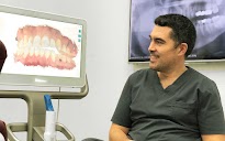 Clínica Dental Rafael Flores