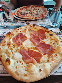 Plats et boissons du Pizzeria La Grange à Pizza à Goincourt - n°1