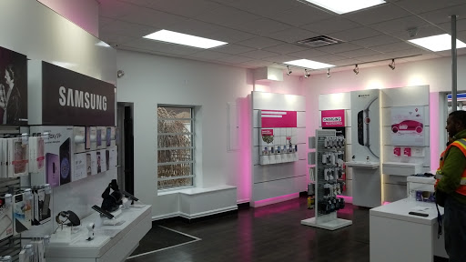 Cell Phone Store «T-Mobile», reviews and photos, 6800 Schaefer Rd, Dearborn, MI 48126, USA