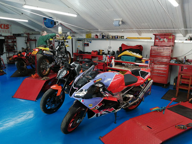 Reviews of Earle Brothers Motorcycles Ltd in Southampton - Motorcycle dealer