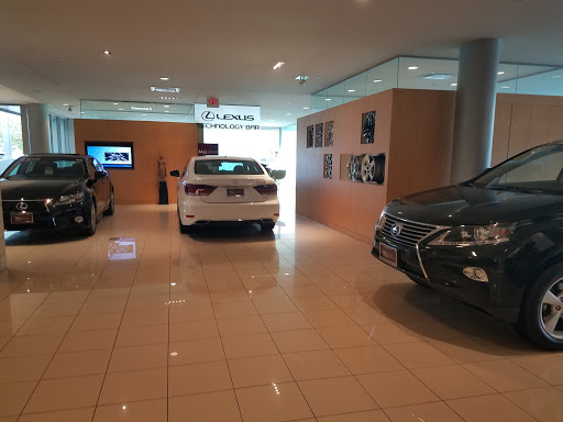 Lexus Dealer «Woodfield Lexus», reviews and photos, 350 E Golf Rd, Schaumburg, IL 60173, USA