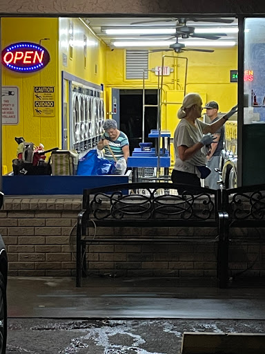 Laundromat «24 Hour Coin Laundry», reviews and photos, 1877 Drew St, Clearwater, FL 33765, USA