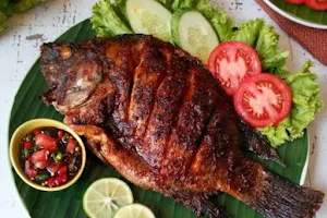 Ikan Bakar Stasiun image