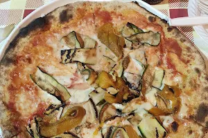 Pizzeria San Giorgio. Gastronomia..D'asporto. Aperti a pranzo. image