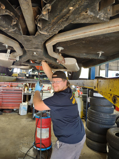 Auto Body Shop «Running Great Automotive», reviews and photos, 14513 N Nebraska Ave, Tampa, FL 33613, USA