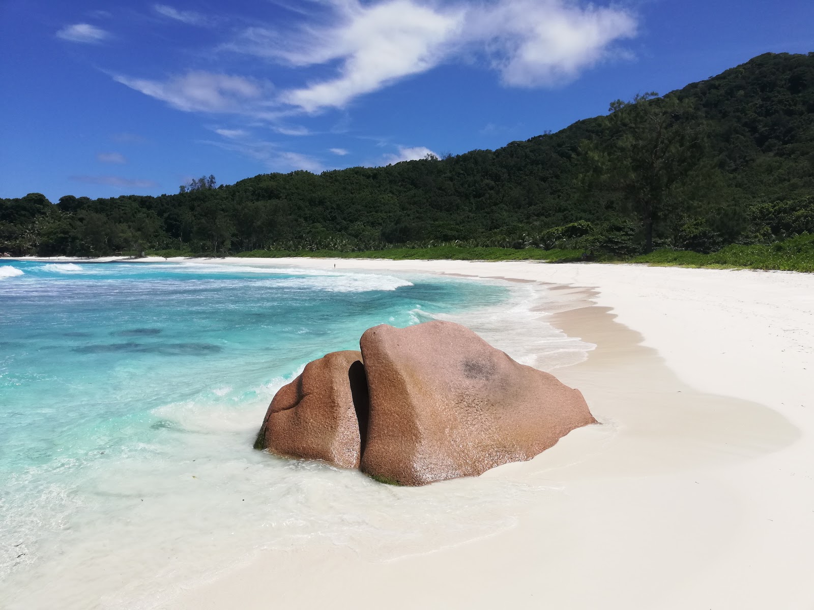Zdjęcie Plaża Anse Cocos położony w naturalnym obszarze
