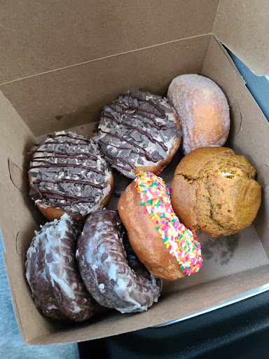 Donut Shop «Brothers Donuts & Deli Shop», reviews and photos, 426 Central St, Franklin, NH 03235, USA