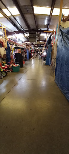 Flea Market «Shelby County Flea Market», reviews and photos, 820 Buck Creek Rd, Simpsonville, KY 40067, USA
