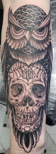 Explore london tattoo ideas, creative tattoo ideas in El Paso, available at R&R tattoo and piercing studio