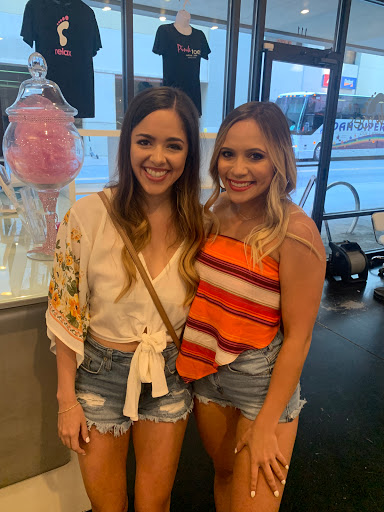 Nail Salon «Pink Toes Nail Bar & Spa», reviews and photos, 111 S Field St, Dallas, TX 75202, USA