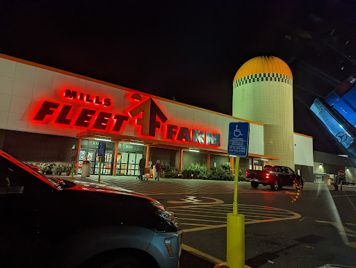 Department Store «Mills Fleet Farm», reviews and photos, 8400 Lakeland Ave N, Brooklyn Park, MN 55445, USA