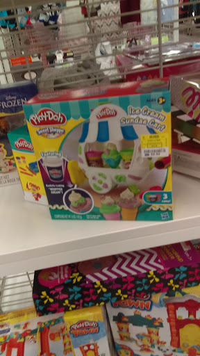 Clothing Store «Ross Dress for Less», reviews and photos, 10700 MacArthur Blvd, Oakland, CA 94605, USA