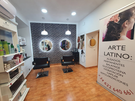 Arte latino. Peluquería en Alcalá de Henares, Madrid