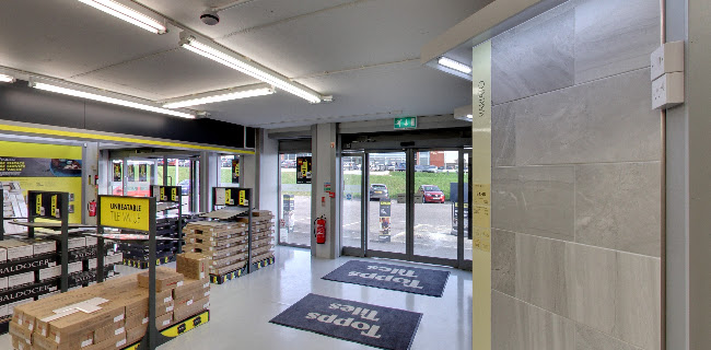 Topps Tiles Belfast Newtownabbey - Hardware store