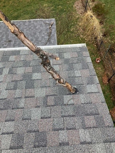 Roofing Contractor «Commonwealth Roofing & Siding», reviews and photos, 14004 Willard Rd k, Chantilly, VA 20151, USA