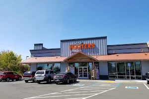 Hooters image