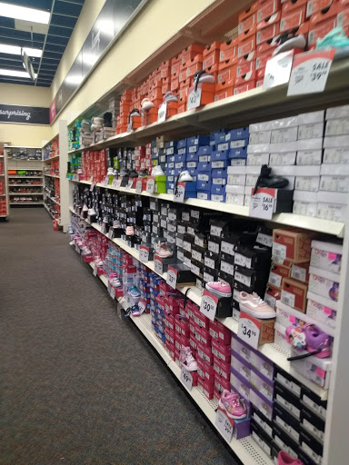 Shoe Store «Shoe Carnival», reviews and photos, 2633 Lakewood Village Dr, North Little Rock, AR 72116, USA