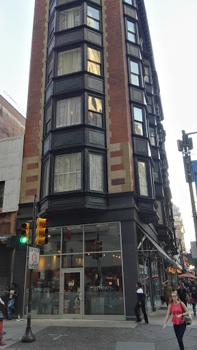 Grocery Store «Grocery», reviews and photos, 101 S 13th St, Philadelphia, PA 19107, USA