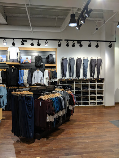 Sportswear Store «lululemon», reviews and photos, 7835 Girard Ave, La Jolla, CA 92037, USA