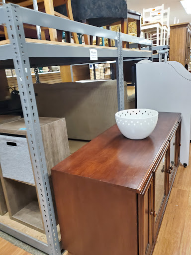 Used Furniture Store «New Uses», reviews and photos, 1701 N Larkin Ave, Crest Hill, IL 60403, USA