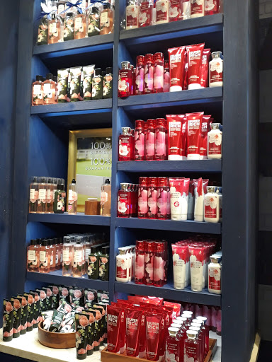 Shopping Mall «Glendale Galleria», reviews and photos, 100 W Broadway, Glendale, CA 91210, USA