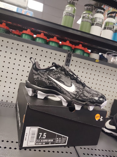 Sporting Goods Store «Big 5 Sporting Goods», reviews and photos, 3240 Broadway St, Eureka, CA 95501, USA
