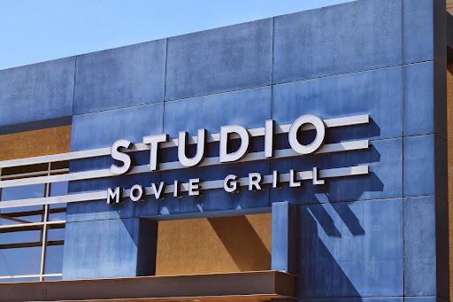 Movie Theater «Studio Movie Grill», reviews and photos, 15515 N Hayden Rd, Scottsdale, AZ 85260, USA