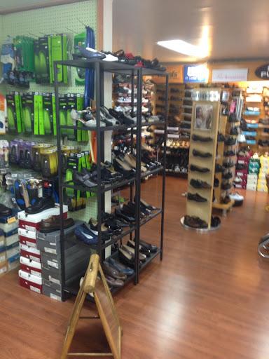 Shoe Store «Shoreline Wide Shoes», reviews and photos, 7621 Lake Ballinger Way, Edmonds, WA 98026, USA