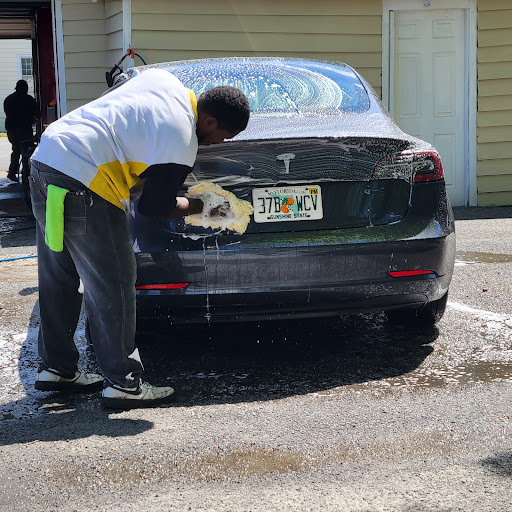 Korner Car Wash LLC en Suffolk