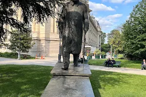 Winston Churchill Statue image