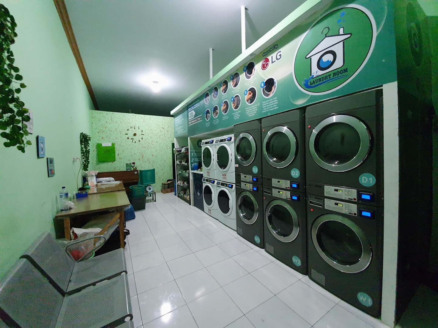 Laundry Room Photo