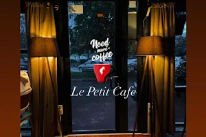 Café „Le Petit“ image