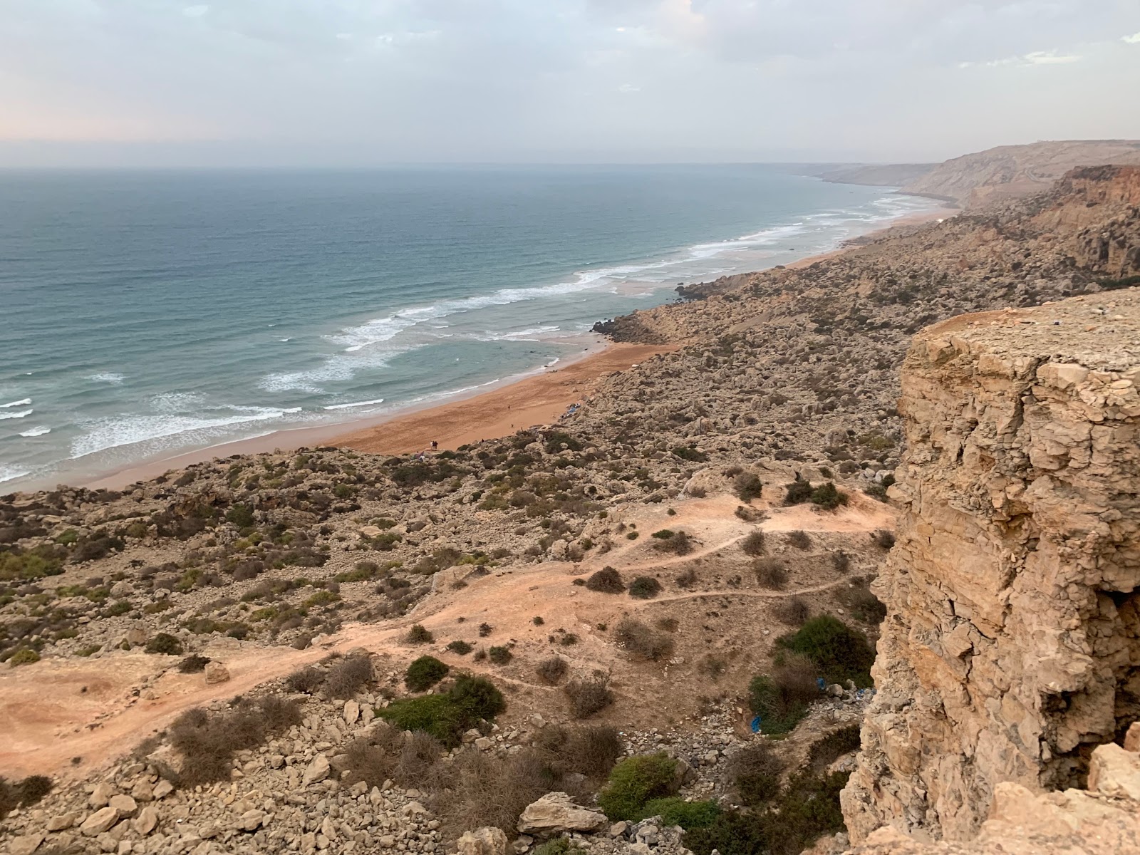 Fotografija Sidi Boudala z svetel fin pesek površino